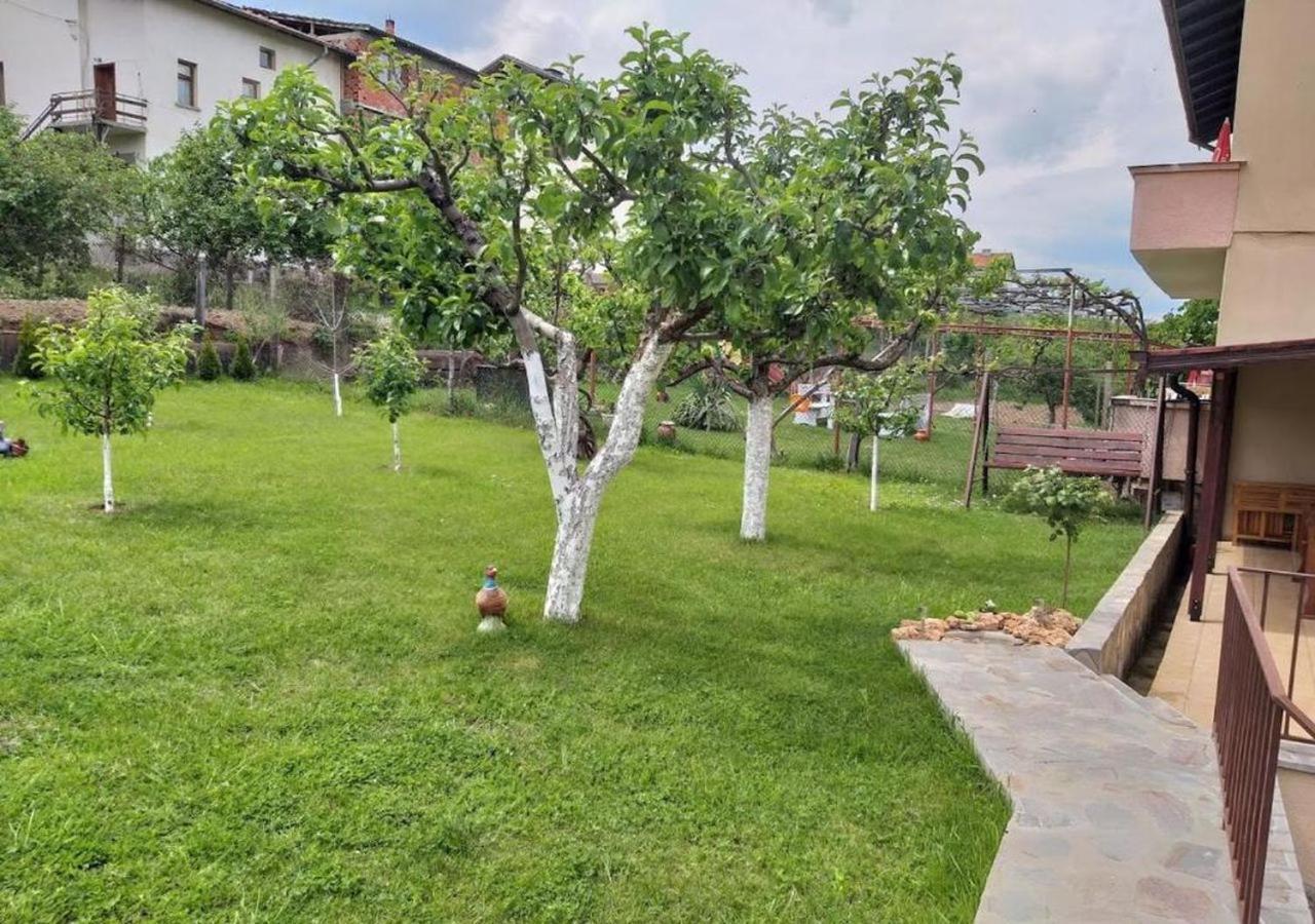Къща За Гости Демика Sapareva Banya Exterior foto